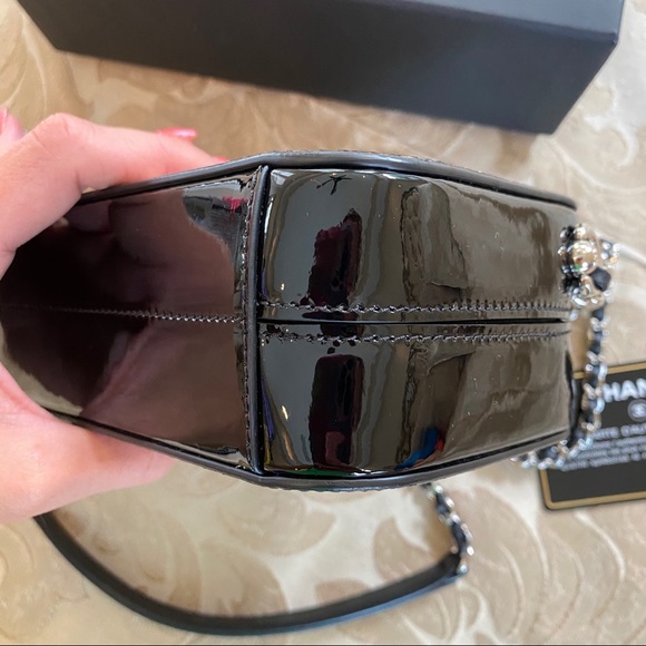 CHANEL rainbow glitter camera case - Picture 10 of 14